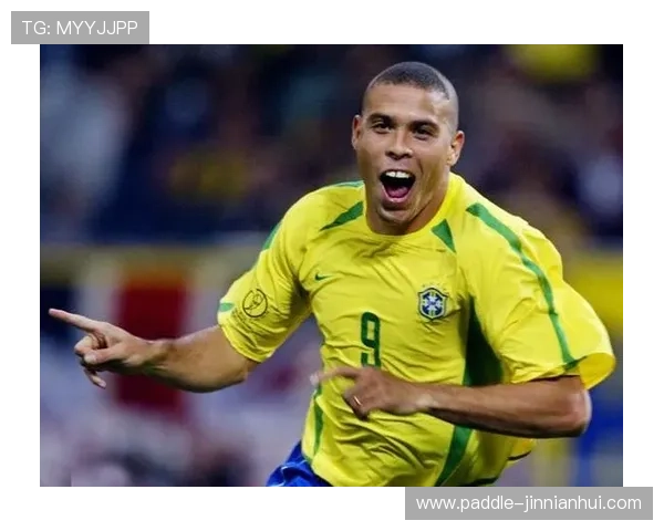 足球传奇与记录：揭秘全球球星超越极限的历史性成就与不朽传奇