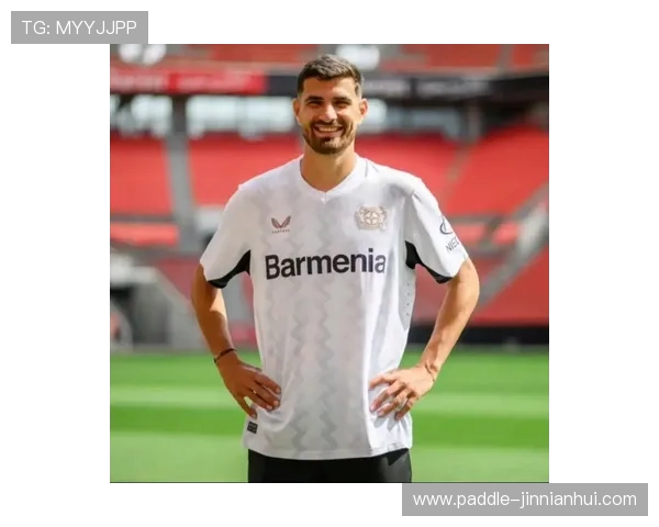 足球星2号球衣背后的传奇人物与历史意义解析