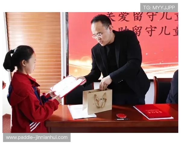 足球明星如何关爱小球迷传递温暖与梦想的力量